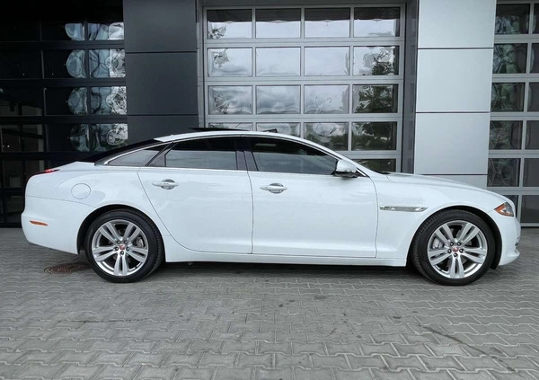 Jaguar XJ cena 99900 przebieg: 136180, rok produkcji 2015 z Stargard małe 667